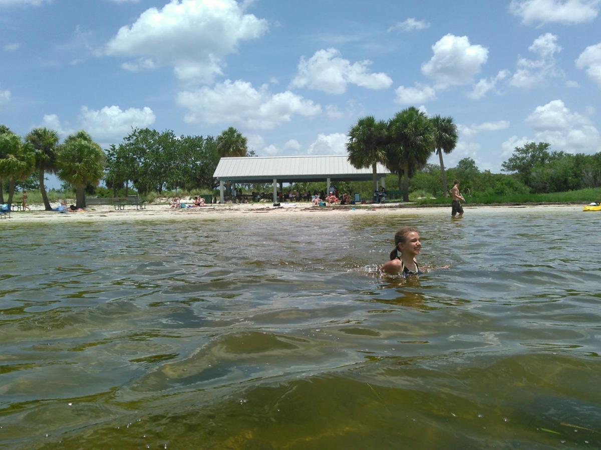 הוילה ניו פורט ריצ'י Private Tropical Waterfront Sanctuary W Pool, Hot Tub & An Island! Pet Friendly מראה חיצוני תמונה